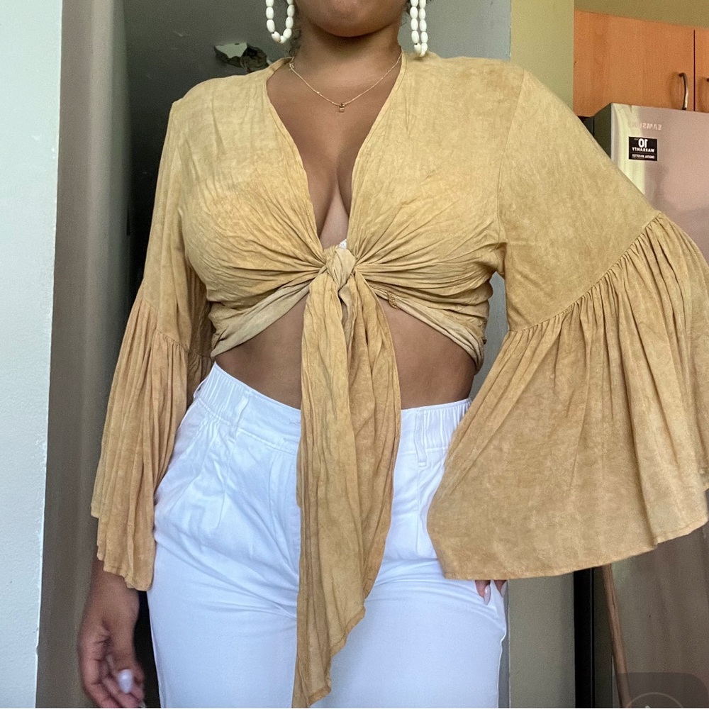 ✨ Boho Chic Bell Sleeve Tie-Front Top ✨